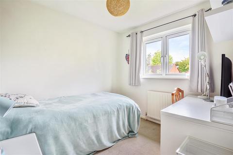 4 Fairfield, Sampford Peverell, Tiverton, EX16 7DE