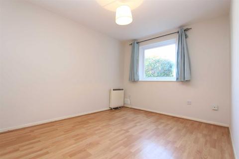 72 Swans Hope, Loughton, IG10 2NB