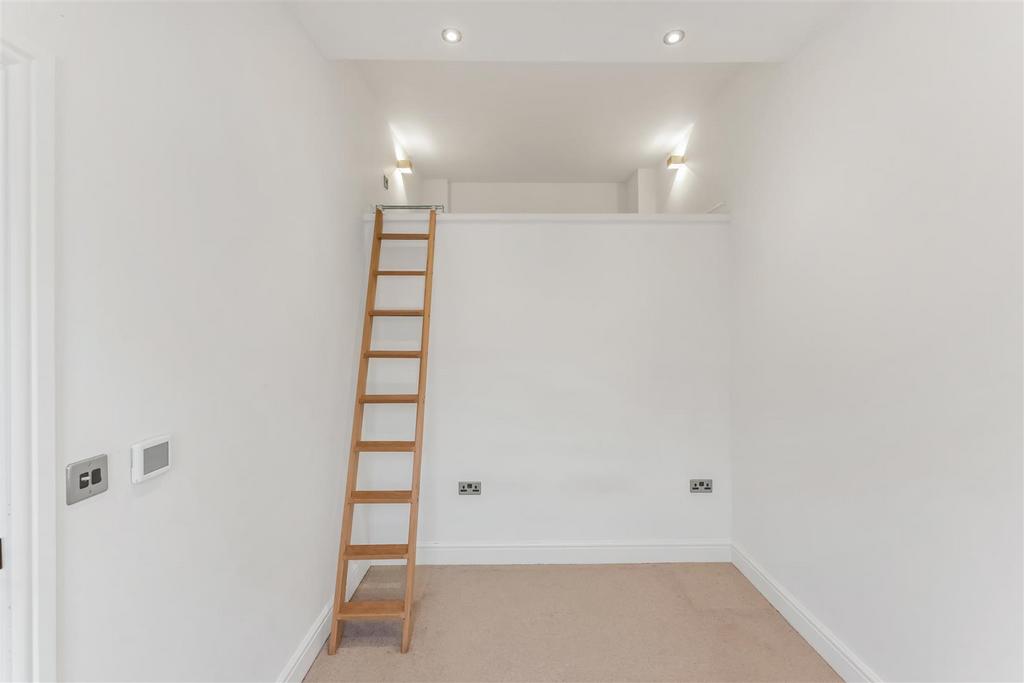 104 quant building-12.jpg