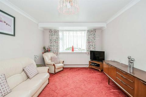 9 Valley Close, Loughton, IG10 3AB