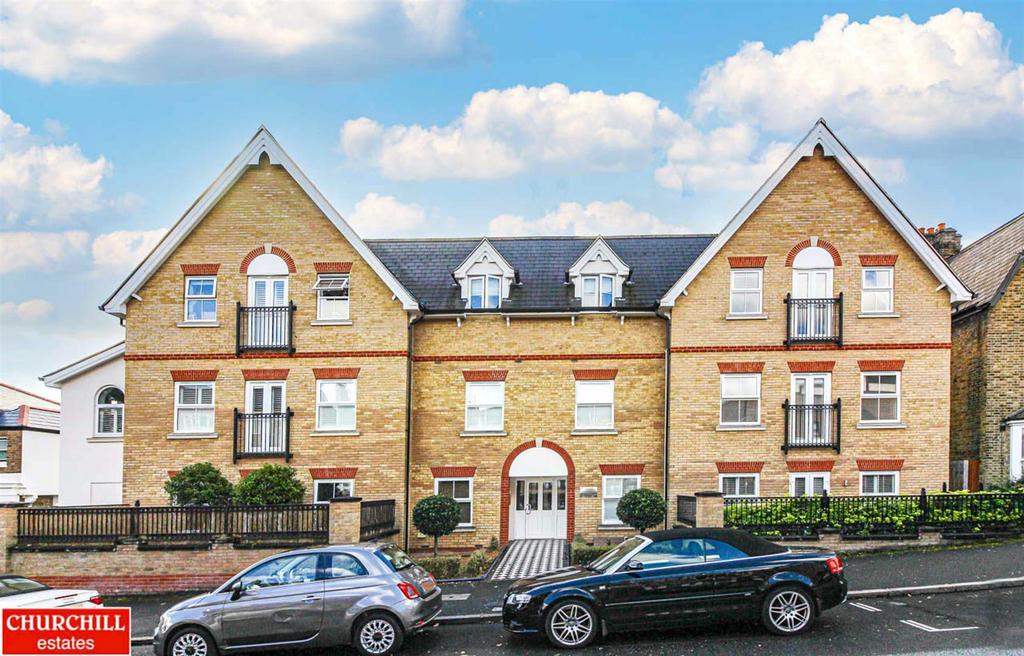 Ivydene Court, 152154 Queens Road, Buckhurst Hill 1 bed flat £1,300