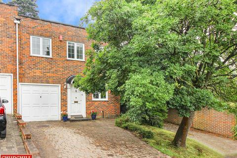 36 Hazelwood, Loughton, IG10 4ET