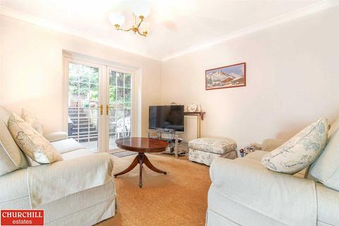 36 Hazelwood, Loughton, IG10 4ET