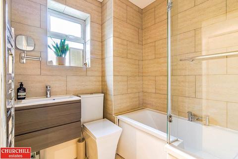 26 The Cedars, Buckhurst Hill, IG9 5TS