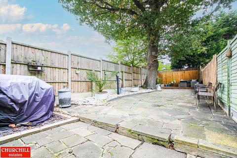26 The Cedars, Buckhurst Hill, IG9 5TS