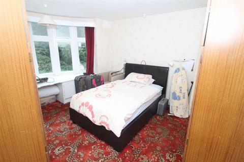 24 Forest Glade, Chingford, London, E4 9RH