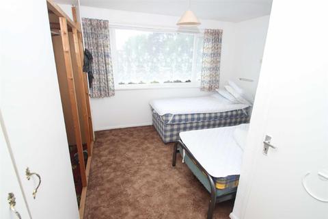 24 Forest Glade, Chingford, London, E4 9RH