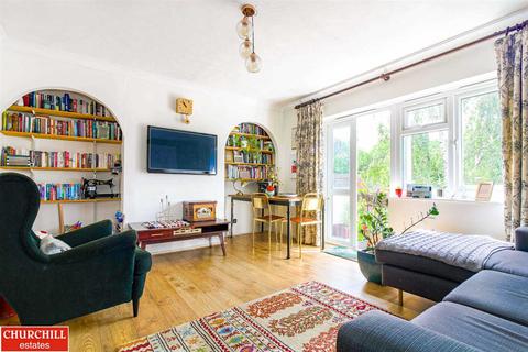 118 Brading Crescent, London, E11 3RS