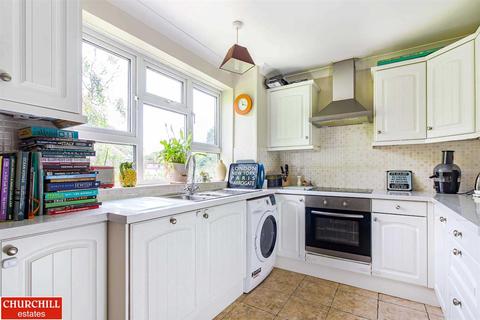 118 Brading Crescent, London, E11 3RS