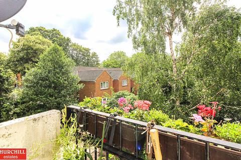 118 Brading Crescent, London, E11 3RS