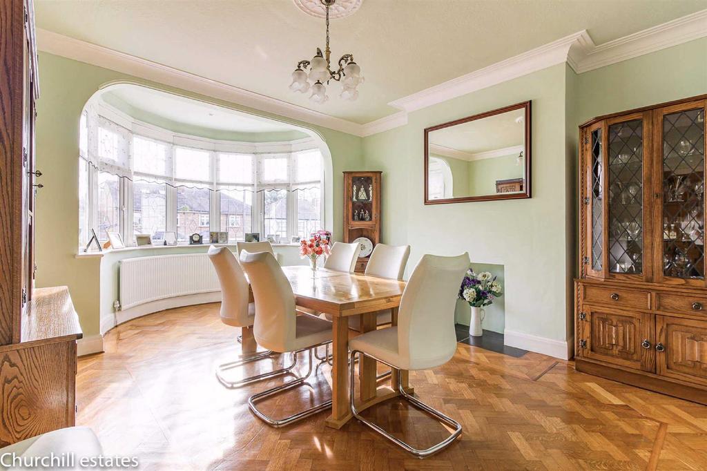 Forest Edge, Buckhurst Hill 3 bed semidetached house £875,000