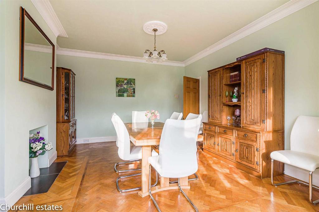 Forest Edge, Buckhurst Hill 3 bed semidetached house £875,000