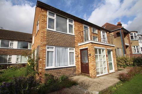 2, Waikato Lodge Russell Road, Buckhurst Hill, IG9 5QH