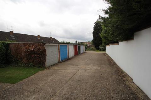 2, Waikato Lodge Russell Road, Buckhurst Hill, IG9 5QH