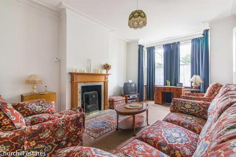 119 Queens Road, Loughton, IG10 1RR