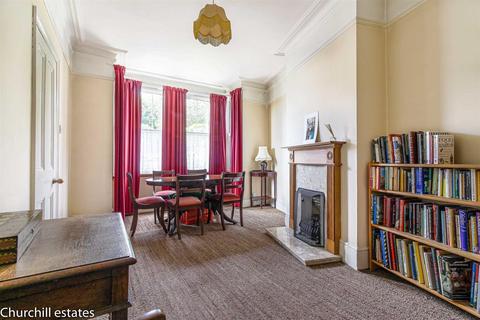 119 Queens Road, Loughton, IG10 1RR