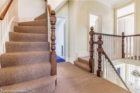 119 Queens Road, Loughton, IG10 1RR