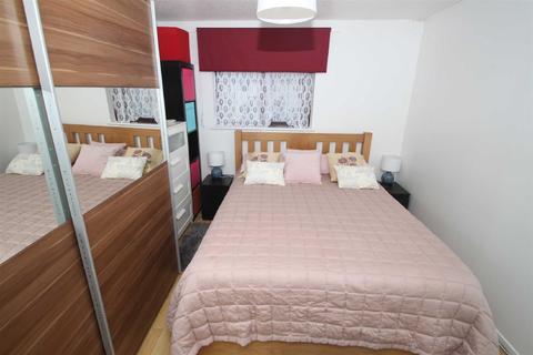 69 Mapleton Road, London, E4 6XJ
