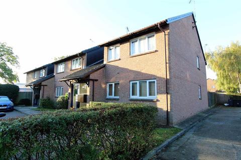 7 Hereward Green, Loughton, IG10 2HE