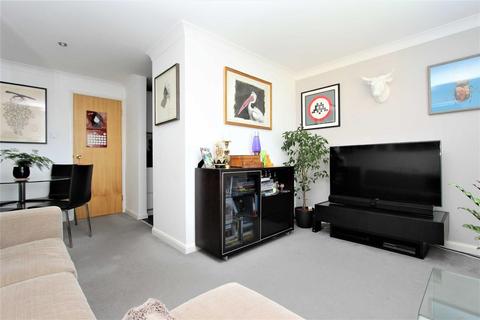 7 Hereward Green, Loughton, IG10 2HE