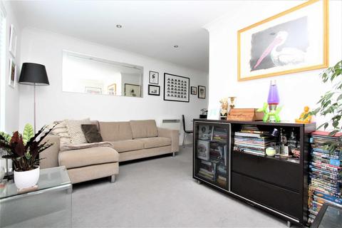 7 Hereward Green, Loughton, IG10 2HE