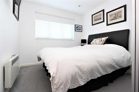 7 Hereward Green, Loughton, IG10 2HE