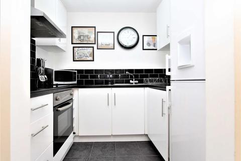 7 Hereward Green, Loughton, IG10 2HE