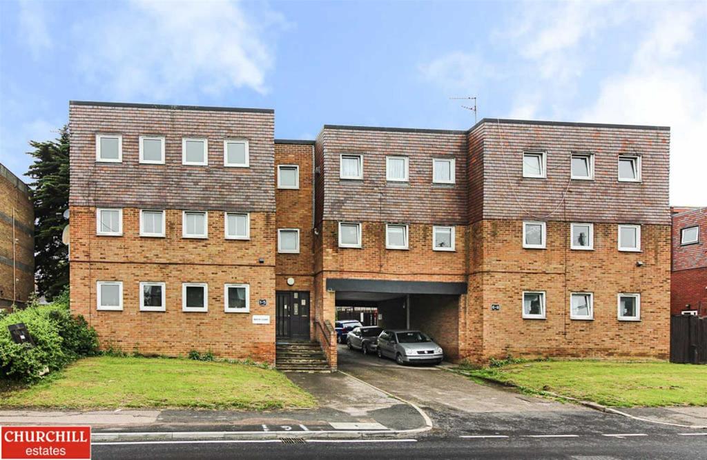 Albert Road, Buckhurst Hill 2 bed flat £330,000
