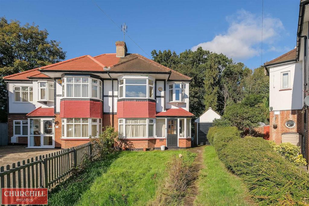 Oakhurst Close, Walthamstow 3 bed semidetached house £785,000