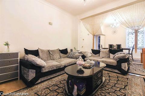 35 Hollington Road, London, E6 3QN
