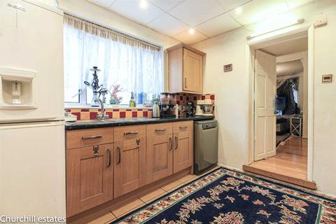35 Hollington Road, London, E6 3QN