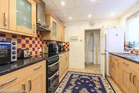 35 Hollington Road, London, E6 3QN