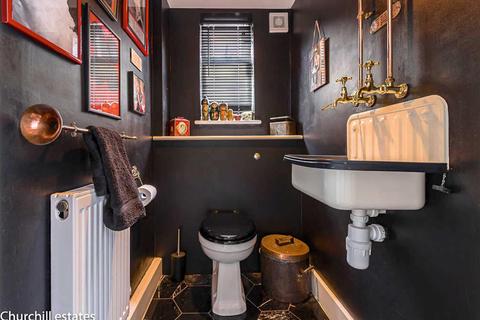 72 Queens Road, Loughton, IG10 1RS