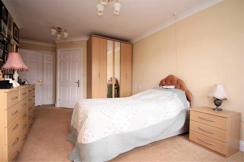 2 bedroom retirement property for sale - Victoria Road, Buckhurst Hill