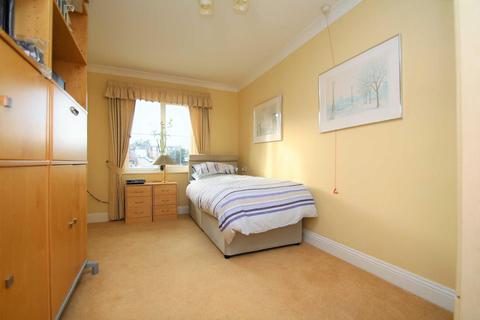 2 bedroom retirement property for sale - Victoria Road, Buckhurst Hill