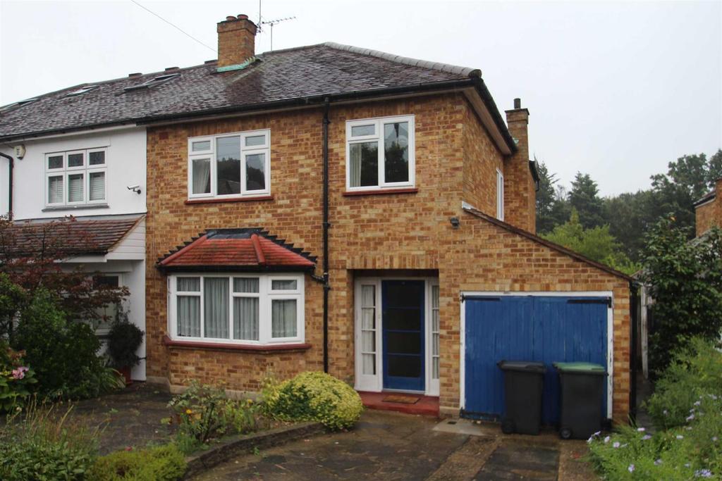 Forest Edge, Buckhurst Hill 3 bed semidetached house £800,000