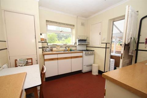 138 Forest Edge, Buckhurst Hill, IG9 5AD