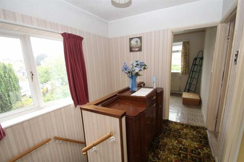 138 Forest Edge, Buckhurst Hill, IG9 5AD