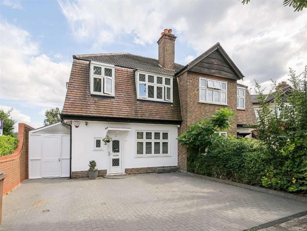 Manor Way, Chingford 3 bed semidetached house £600,000