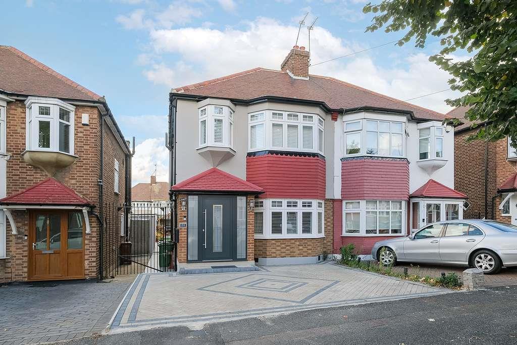 Brindwood Road, Chingford 3 bed semidetached house £650,000