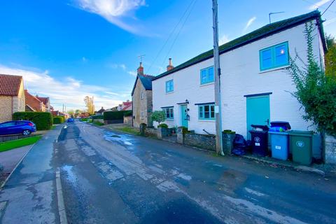 61 Glen Road, Castle Bytham, Grantham, NG33 4RJ