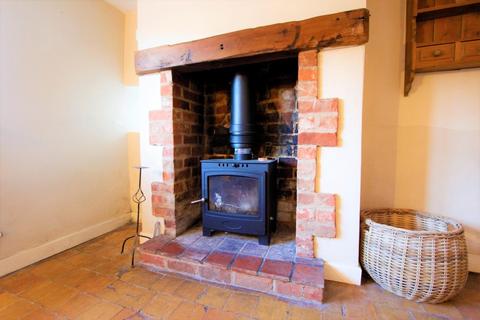 61 Glen Road, Castle Bytham, Grantham, NG33 4RJ