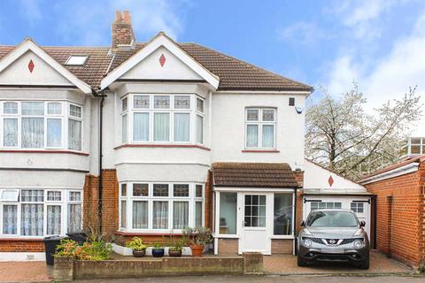 2 Reydon Avenue, London, E11 2JD