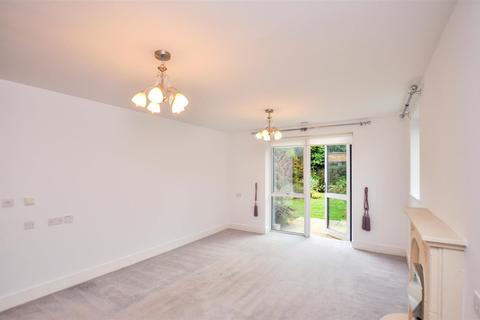 2 bedroom apartment for sale - Westonia Court, 582-592 Wellingborough Road, Northampton