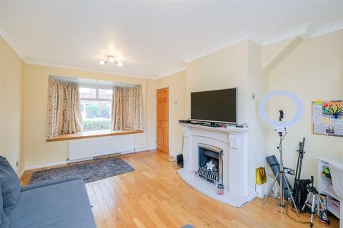 66 Brading Crescent, London, E11 3RR