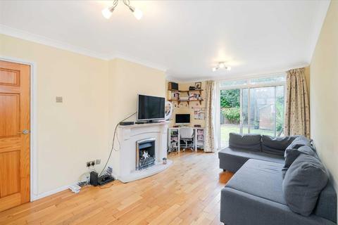 66 Brading Crescent, London, E11 3RR