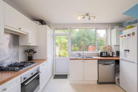 66 Brading Crescent, London, E11 3RR