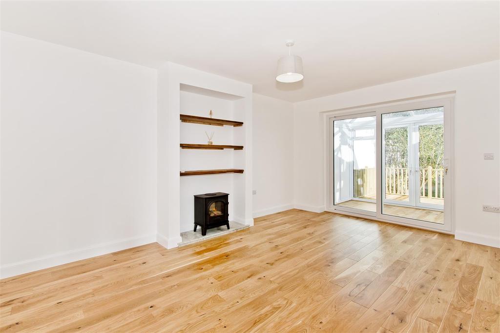 Medway, Crowborough 2 bed semidetached bungalow £460,000