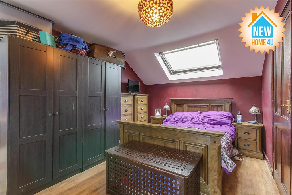 Main bedroom:
