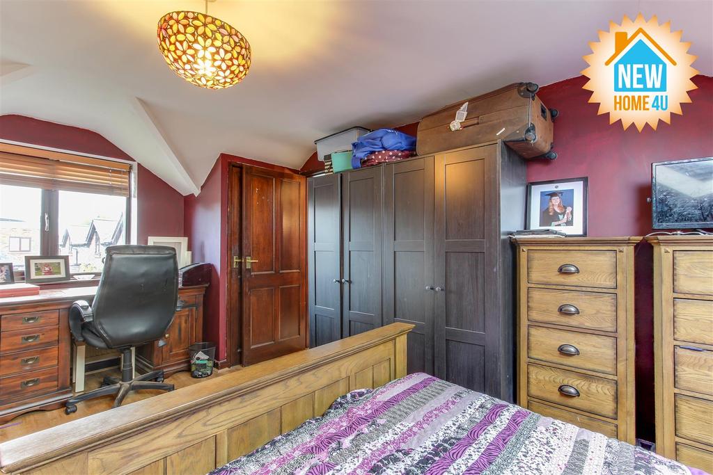 Main bedroom: